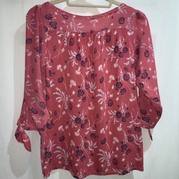 Loft blouse Sz XSP floral scoop neck tie cuff sleeves - Picture 9 of 11